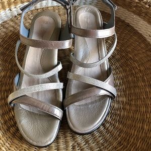Almost New Naot Innovate Sandals